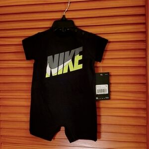 NIKE ONEIES